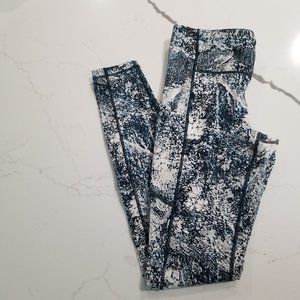 Lululemon Invigorate 28” Side Pockets Size 4